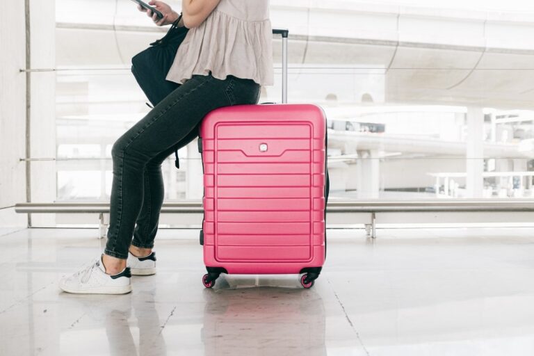 8 Easy Methods On how to make your luggage stand out